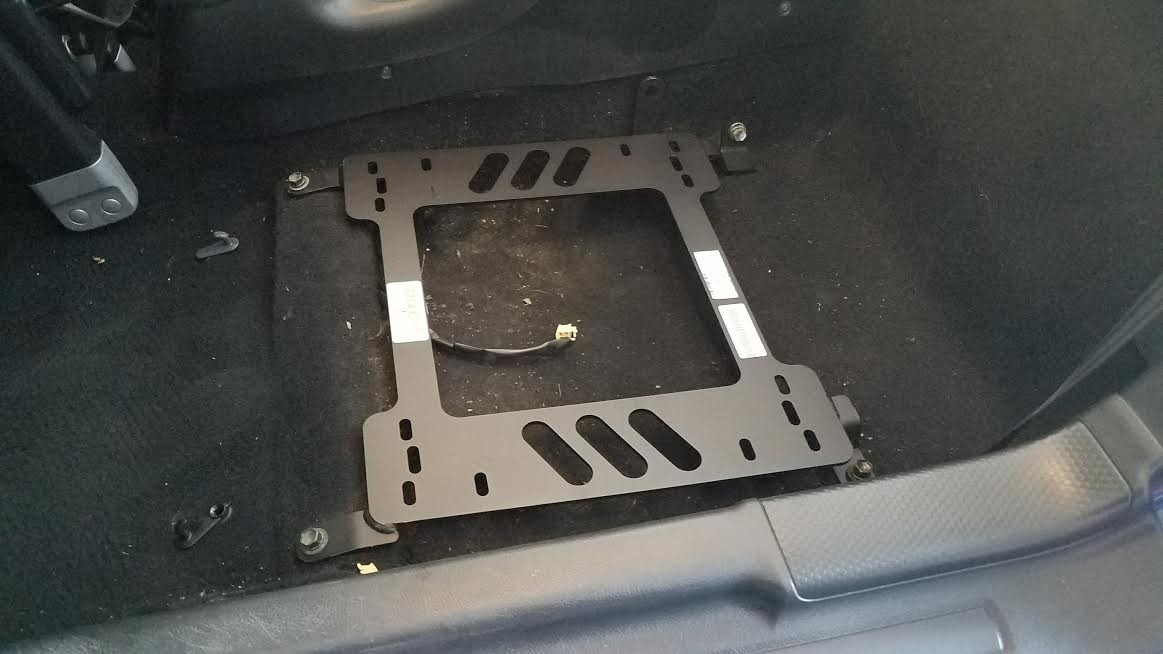 PLANTED SEAT BRACKET- TOYOTA MR2 SPYDER [W30 CHASSIS] (1999-2007) - PASSENGER / RIGHT